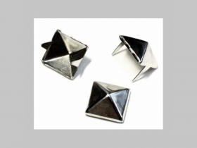 Pyram&iacute;dka mal&aacute; - chr&oacute;movan&yacute; plechov&yacute; cvok na vyb&iacute;janie rozmery cca. 10 x 10mm Aplikuje sa prepichnut&iacute;m hrotov cez l&aacute;tku alebo kožu (cena za 1ks!!!)